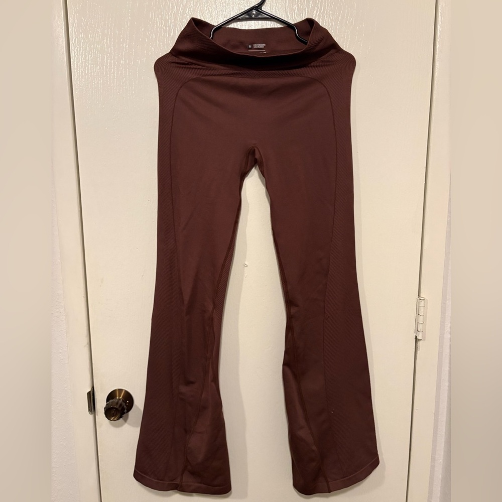 High-Waist Flared Leggings - Brown